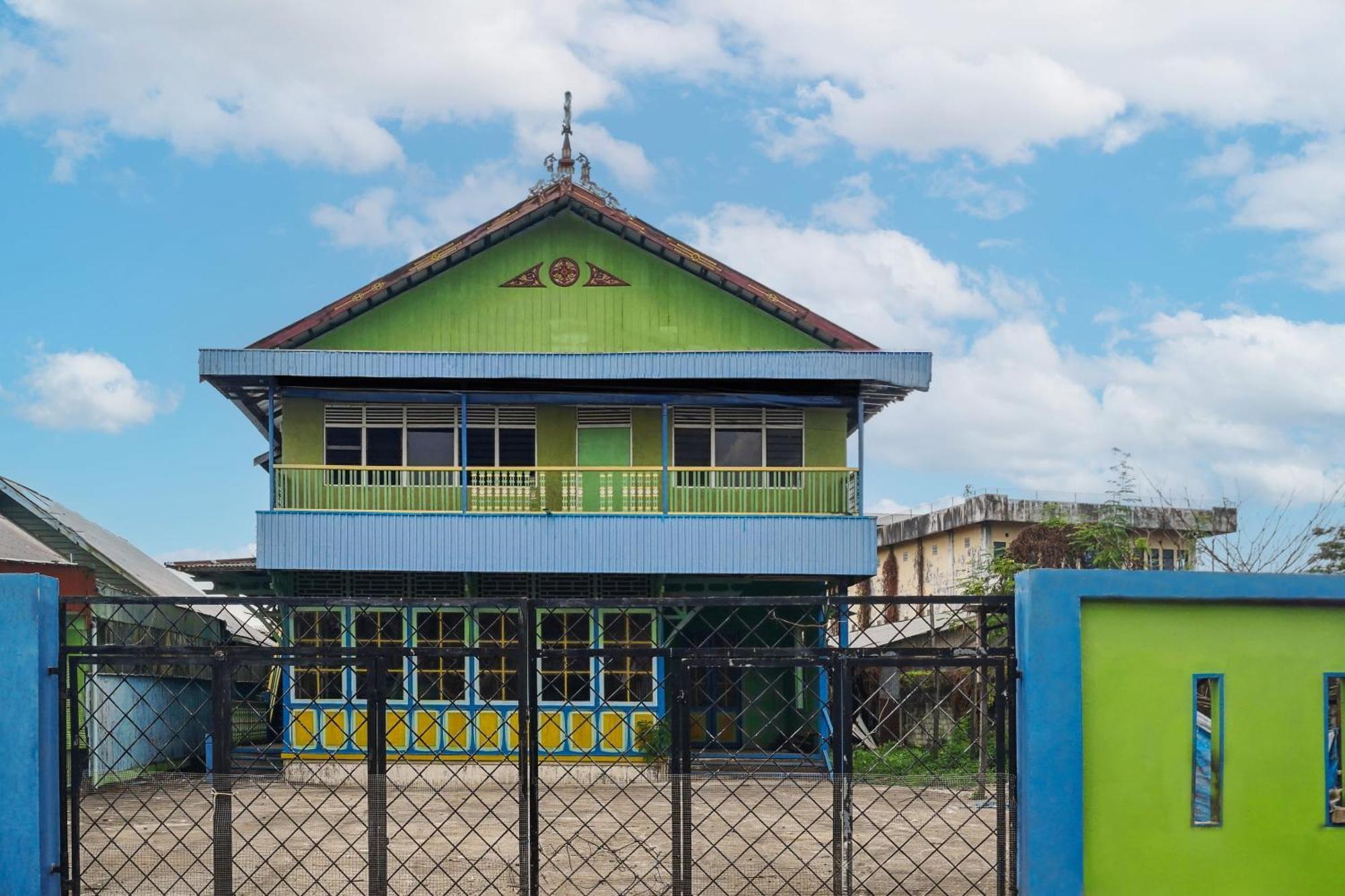 Spot On 92890 Losmen Bahalap Syariah Marabahannearsiring Marabahan Ulek Barito Banjarmasin  Extérieur photo